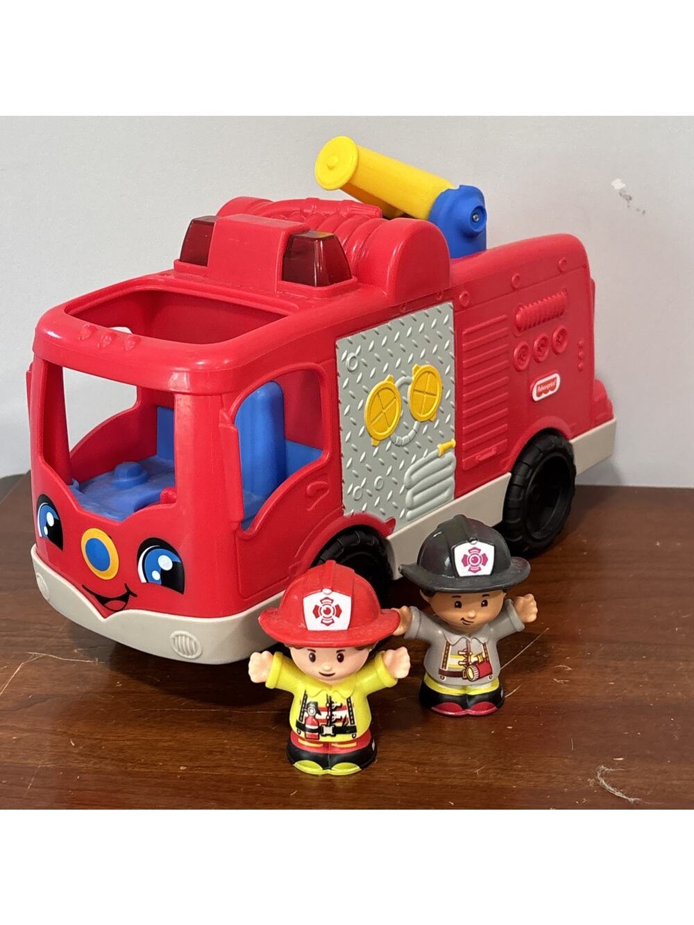 Fisher Price Little People Helping Others Fire Truck Sounds Lights WORKS 2016